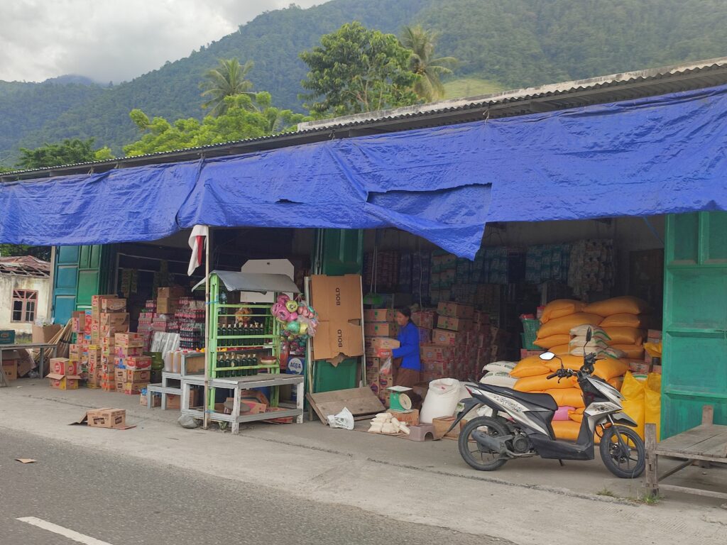 Kios Grosir Desa Bobo Kecamatan Dolo Barat Kabupaten Sigi